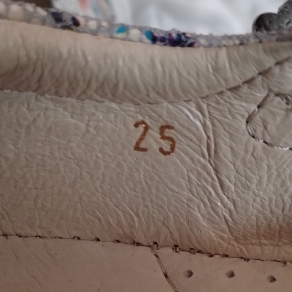 Naturino Multicolor Floral Mary Jane Shoes - Picture 6 of 9